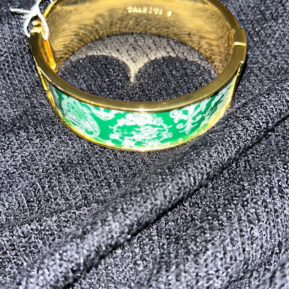 NWOT Talbots  Bracelet EneraldGreen/white design think St. Patrick’s Day
